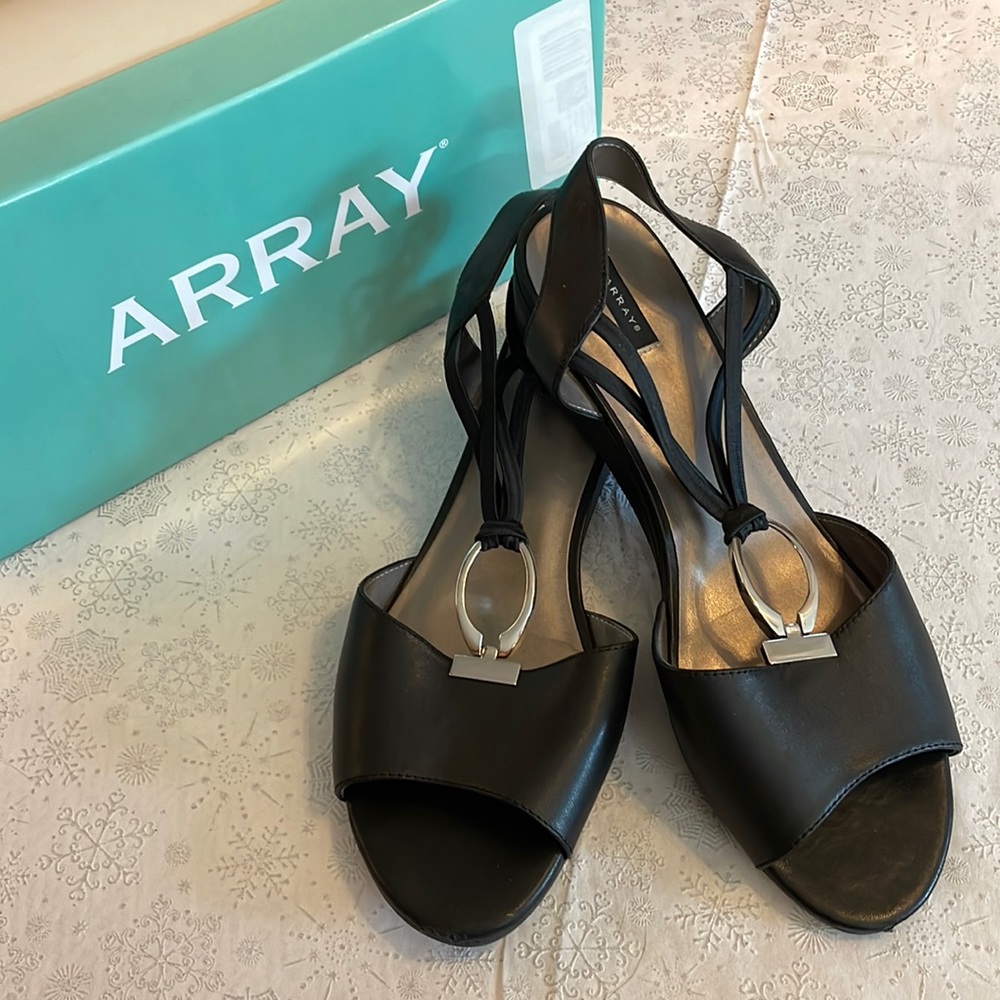 NWT Array shoes